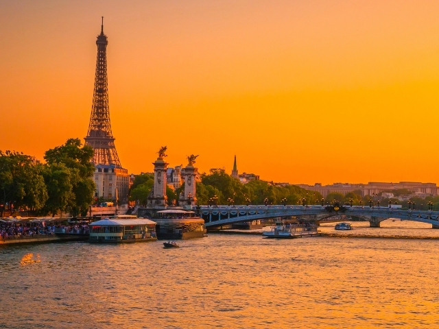 İzmir’den Direkt Hareket Görkemli Paris ve İncileri Yılbaşı Özel SunExpress Hava Yolları ile 3 Gece