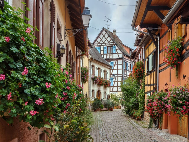 Görkemli Rüya Üçgeni İsviçre – Fransa – Almanya 2025 Sonbahar – Kış Dönemi Türk Hava Yolları ile 4 Gece