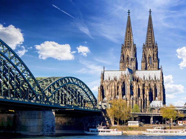 ADANA'DAN BENELÜX & PARİS & KÖLN TURU SunExpress Havayolları ile 7 gece