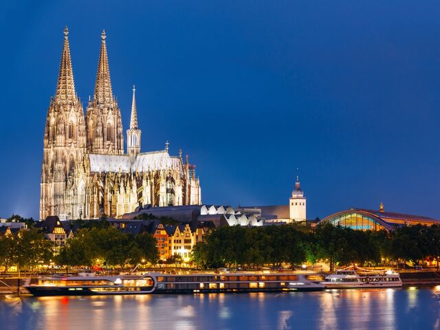 ADANA'DAN BENELÜX & PARİS & KÖLN TURU SunExpress Havayolları ile 7 gece