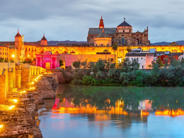 Görkemli İspanya ve Endülüs Şehirleri 2025 Sonbahar Dönemi Türk Hava Yolları ile 7 Gece