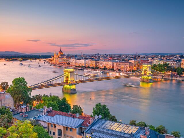 Görkemli Orta Avrupa: Budapeşte – Viyana- Prag (Bratislava Turu Dahil) 2025 Sonbahar – Kış Dönemi Türk Hava Yolları ile 7 Gece (BUD-PRG)