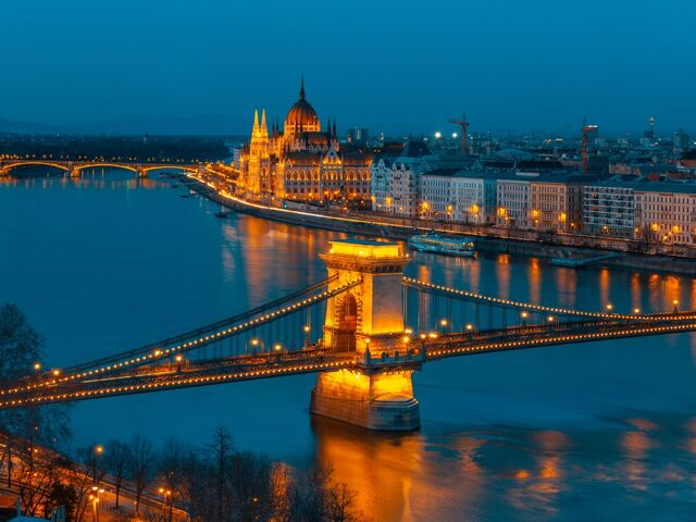 Görkemli Orta Avrupa: Budapeşte – Viyana- Prag (Bratislava Turu Dahil) 2025 Sonbahar – Kış Dönemi Türk Hava Yolları ile 7 Gece (BUD-PRG)