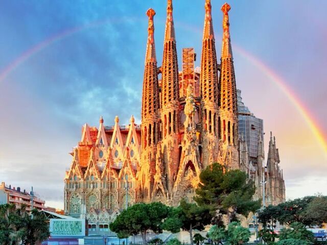 Büyük İspanya & Endülüs Elhambra Sarayı Dahil | 7 Gece | İstanbul Çıkış | Bcn-Mad | THY