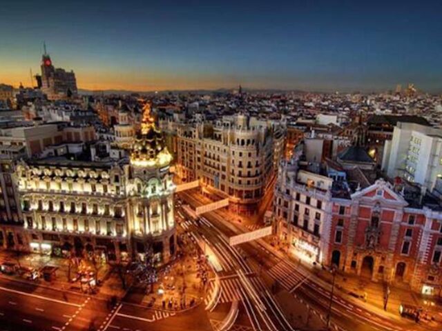 Endülüs’ten Katalonya’ya Masalsı Büyük İspanya & Endülüs Turu Elhamra Sarayı Dahil | 7 Gece | İstanbul Çıkış | Mad - Bcn | THY 02.05